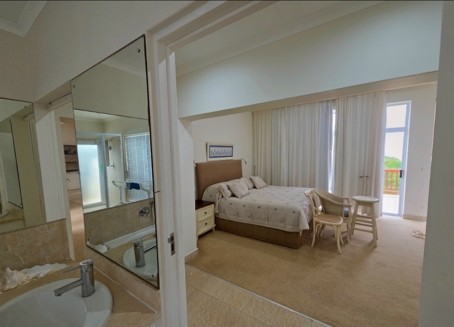 5 Bedroom Property for Sale in Oyster Bay Eastern Cape